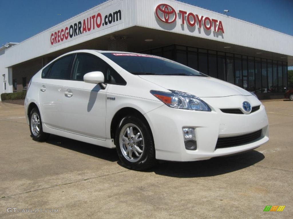 Blizzard White Pearl Toyota Prius