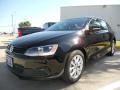 Black - Jetta SE Sedan Photo No. 3