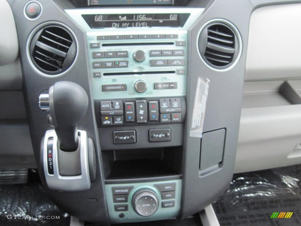 2011 Honda Pilot Touring Controls Photo #48003612