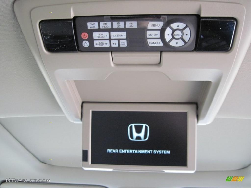 2011 Honda Odyssey Touring Controls Photo #48004593