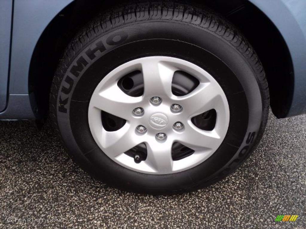 2009 Kia Sedona LX Wheel Photo #48006583