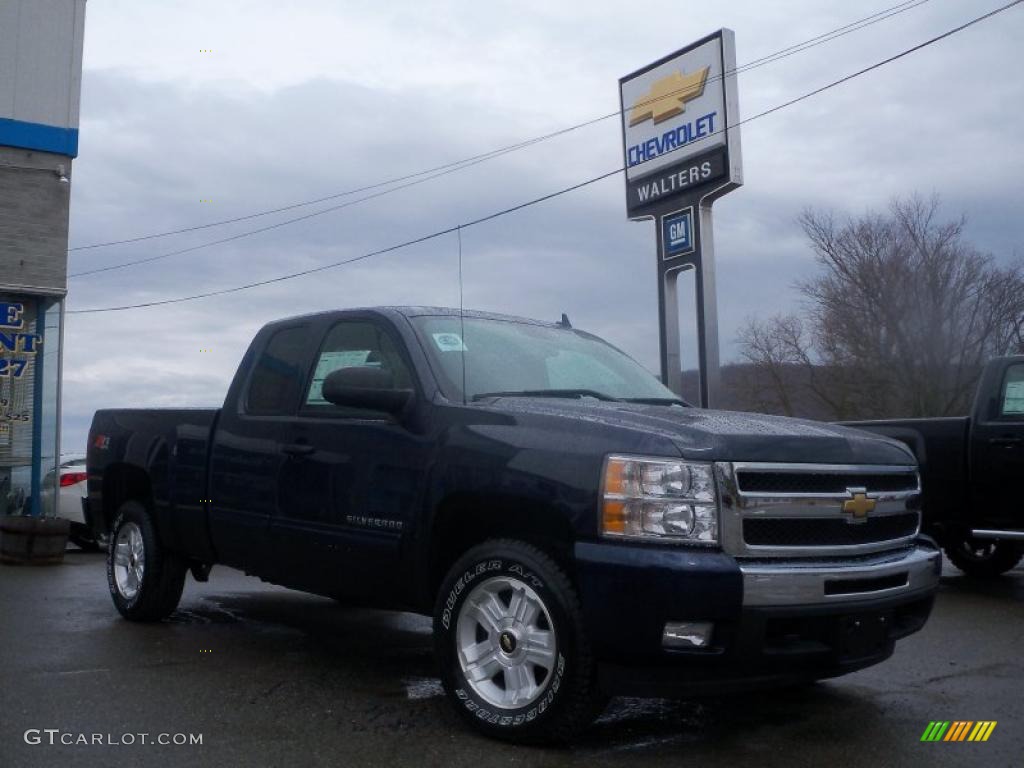 2011 Silverado 1500 LT Extended Cab 4x4 - Imperial Blue Metallic / Ebony photo #3