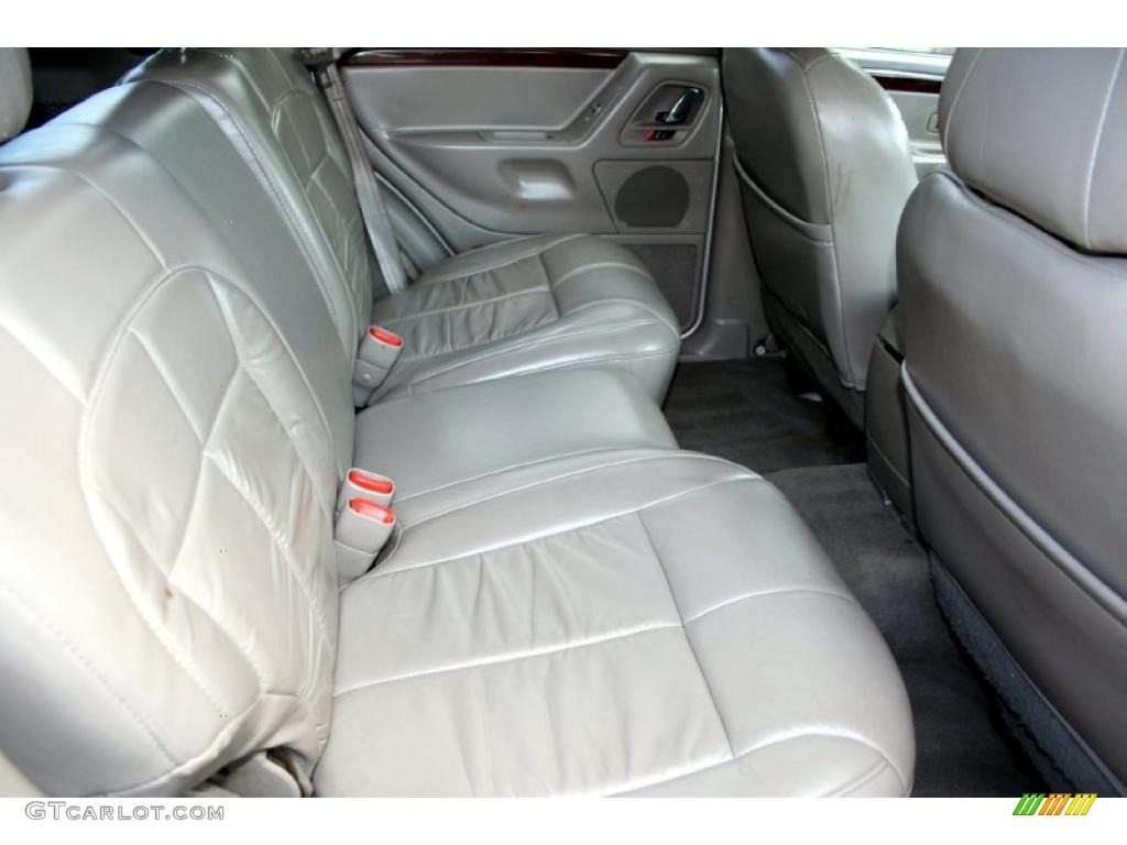 2001 Grand Cherokee Limited 4x4 - Silverstone Metallic / Agate/Light Taupe photo #44