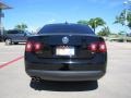 Black - Jetta SE Sedan Photo No. 4