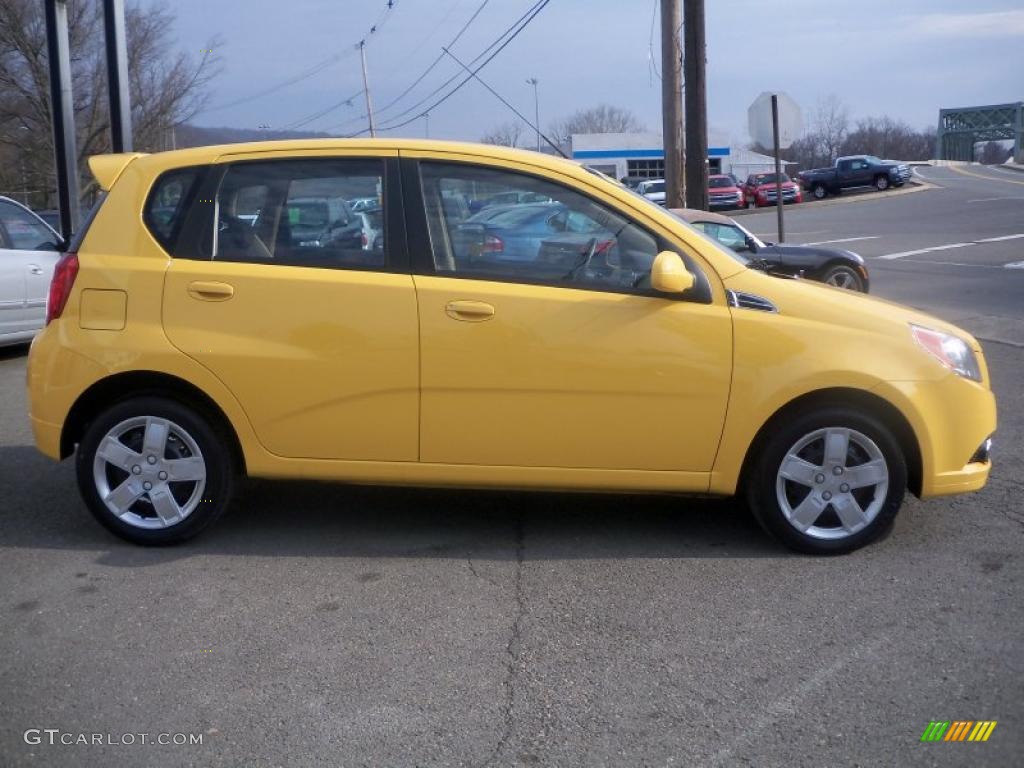 2010 Aveo Aveo5 LT - Summer Yellow / Neutral photo #4