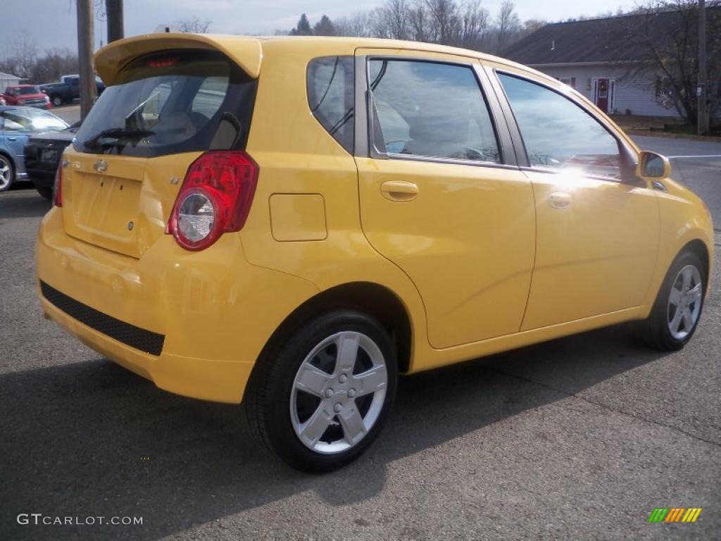 2010 Aveo Aveo5 LT - Summer Yellow / Neutral photo #5