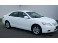 Super White - Camry LE Photo No. 5