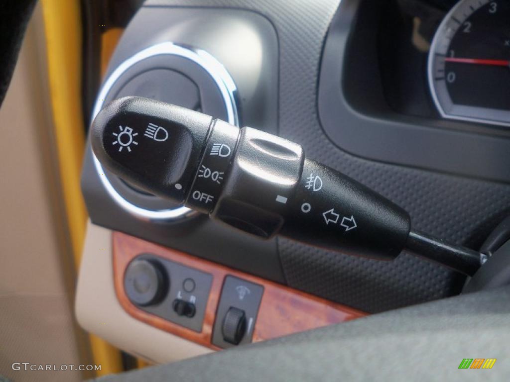 2010 Aveo Aveo5 LT - Summer Yellow / Neutral photo #32