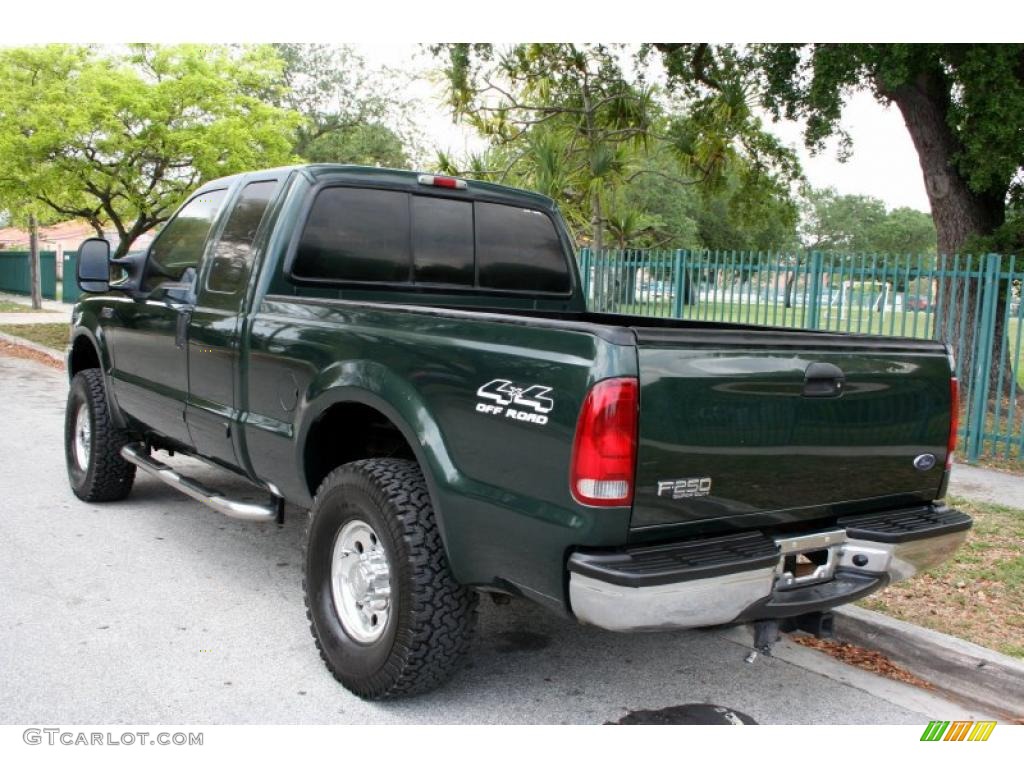 2002 F250 Super Duty XLT SuperCab 4x4 - Dark Highland Green Metallic / Medium Parchment photo #8