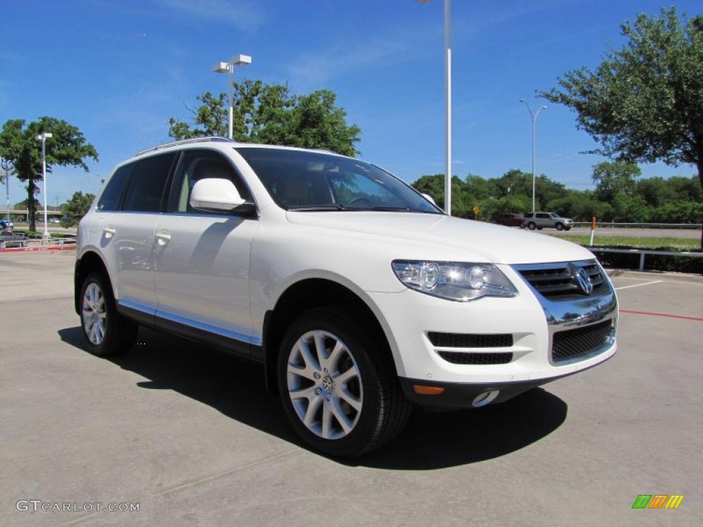 Campanella White 2010 Volkswagen Touareg TDI 4XMotion Exterior Photo #48015331