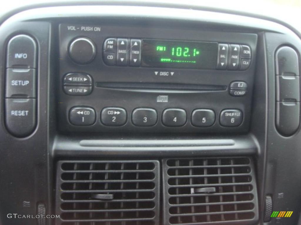 2005 Ford Explorer XLS Controls Photo #48016493