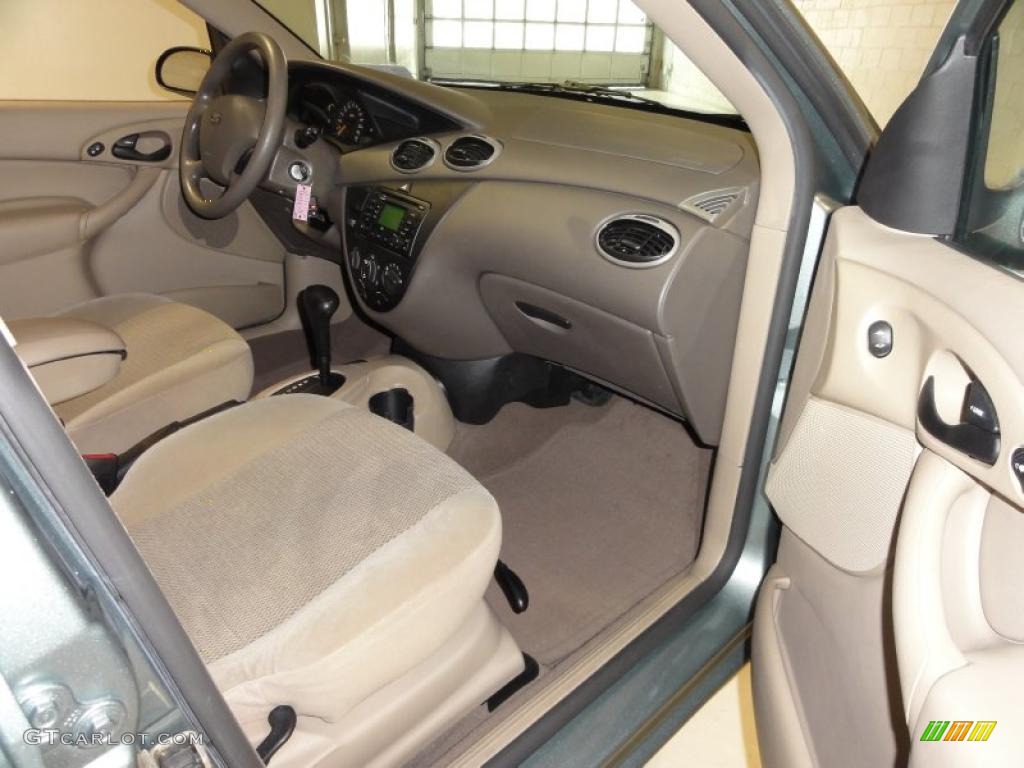 Medium Parchment Interior 2003 Ford Focus SE Sedan Photo #48016886