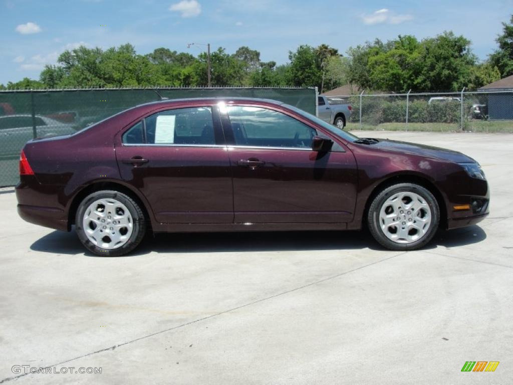 2011 Fusion SE - Bordeaux Reserve Metallic / Charcoal Black photo #2