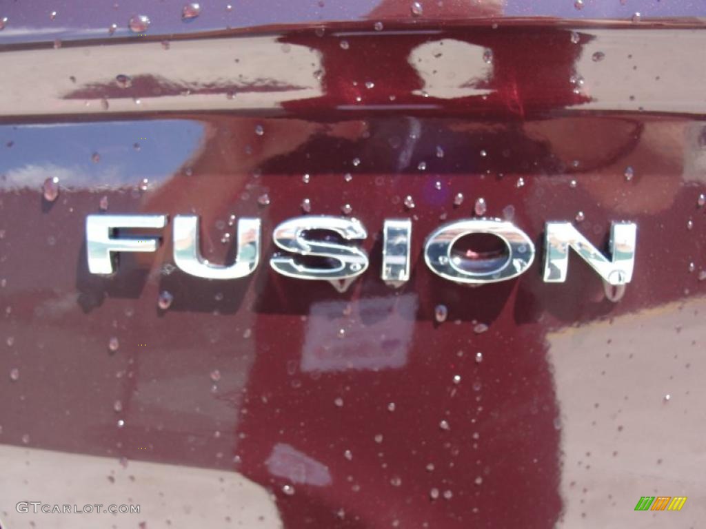 2011 Fusion SE - Bordeaux Reserve Metallic / Charcoal Black photo #15