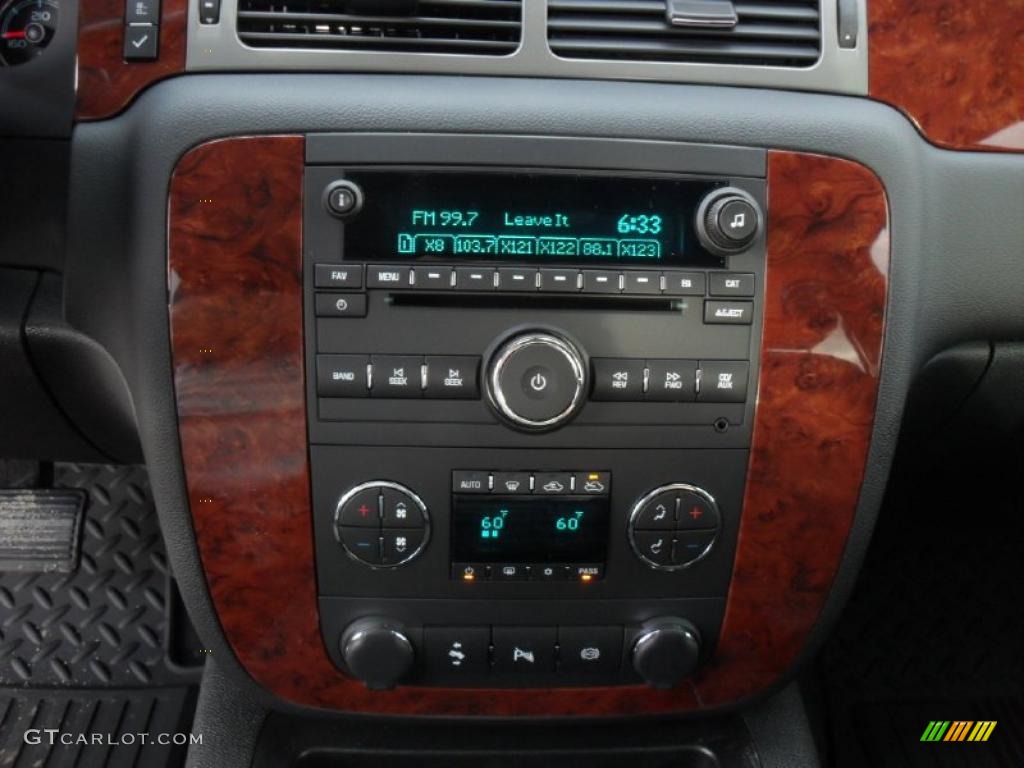 2011 Chevrolet Silverado 3500HD LTZ Crew Cab 4x4 Dually Controls Photo #48023154