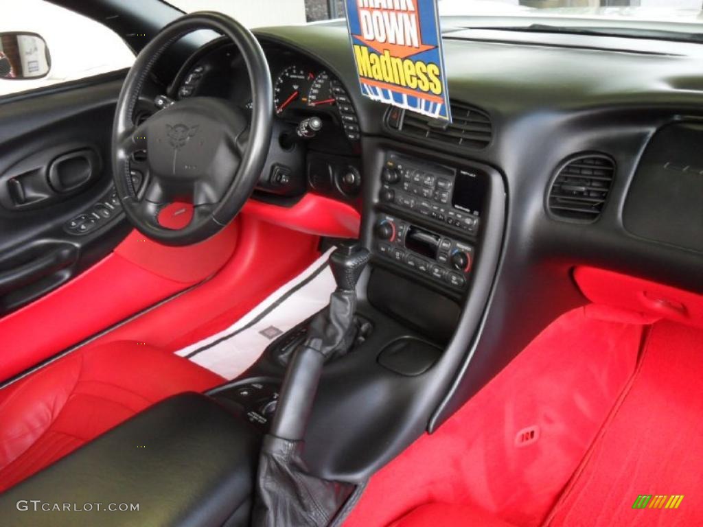 2002 Corvette Convertible - Speedway White / Torch Red photo #20