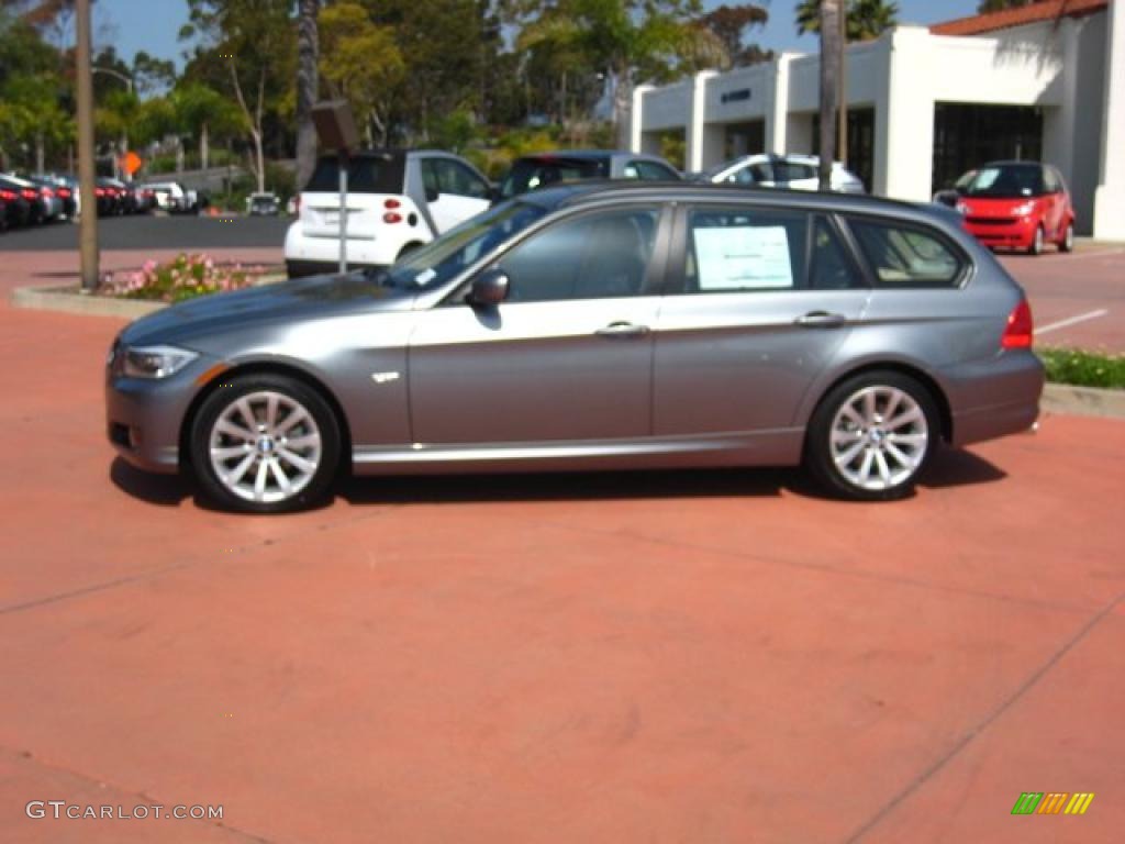 2011 3 Series 328i Sports Wagon - Space Gray Metallic / Beige photo #2