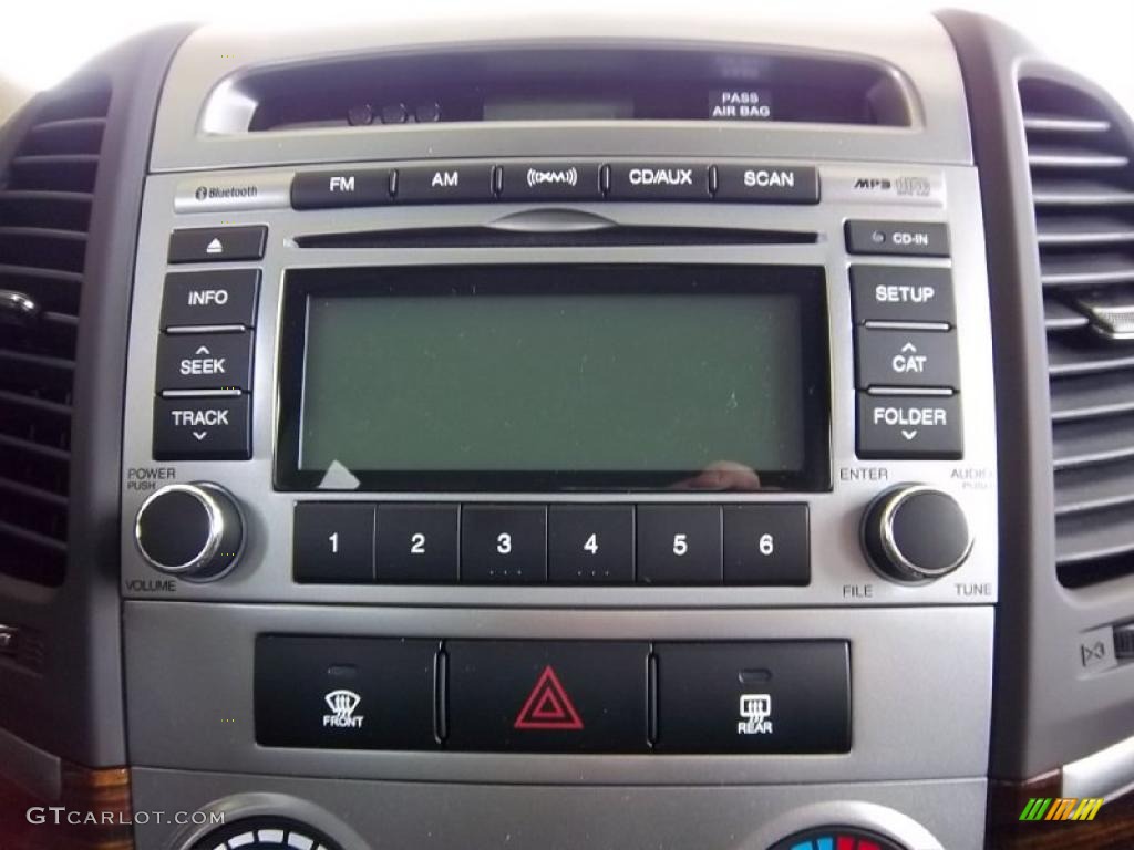 2011 Hyundai Santa Fe GLS Controls Photo #48030824