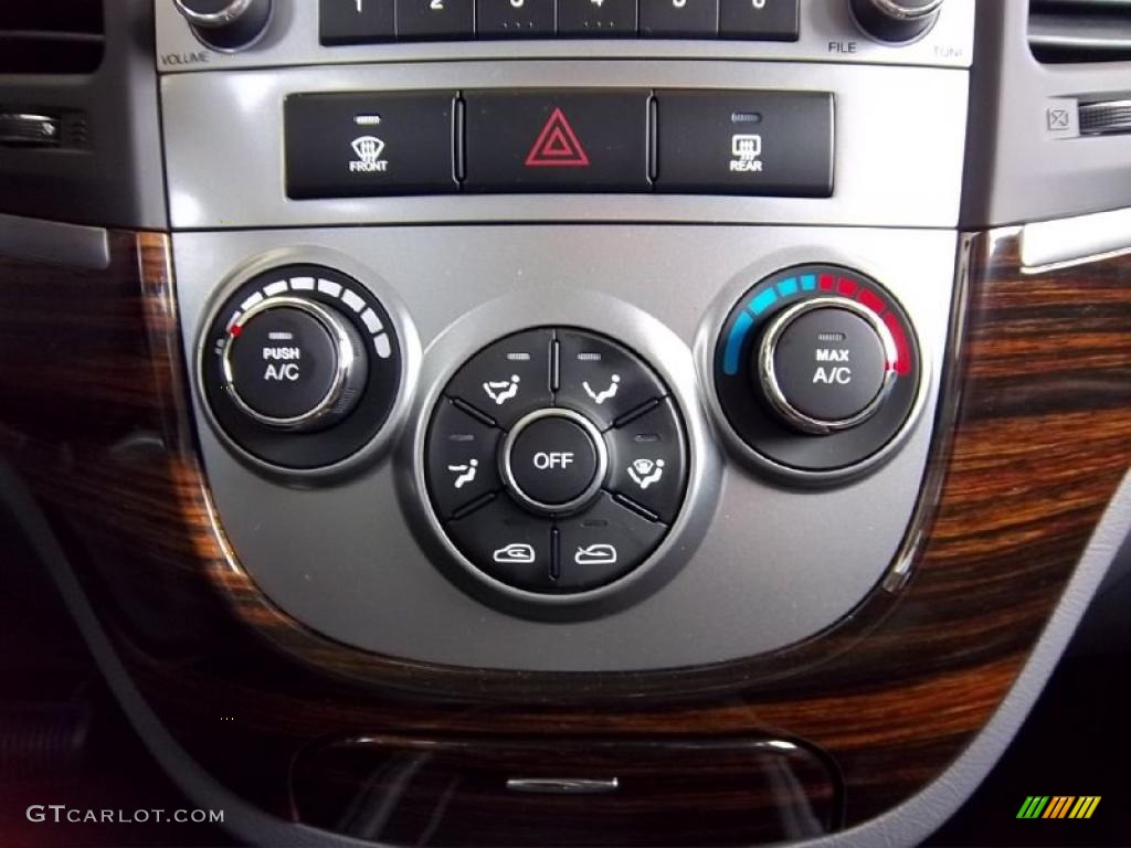 2011 Hyundai Santa Fe GLS Controls Photo #48030833