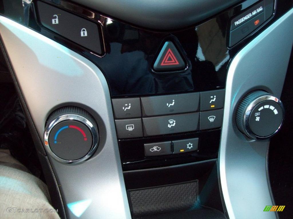 2011 Chevrolet Cruze ECO Controls Photo #48031646
