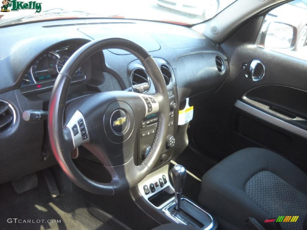 2008 HHR LT - Cardinal Red Metallic / Ebony Black photo #9