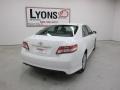 Super White - Camry SE Photo No. 17