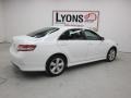 Super White - Camry SE Photo No. 19