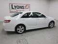 Super White - Camry SE Photo No. 20