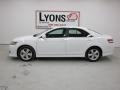 Super White - Camry SE Photo No. 32