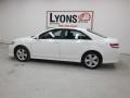 Super White - Camry SE Photo No. 33