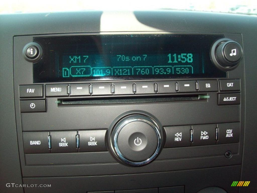 2011 Chevrolet Silverado 2500HD LT Crew Cab 4x4 Controls Photo #48032660