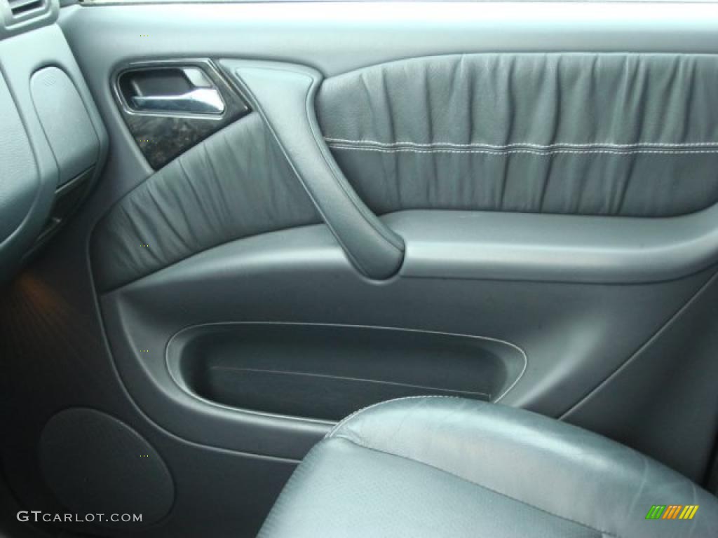 2003 ML 500 4Matic - Black / Charcoal photo #19