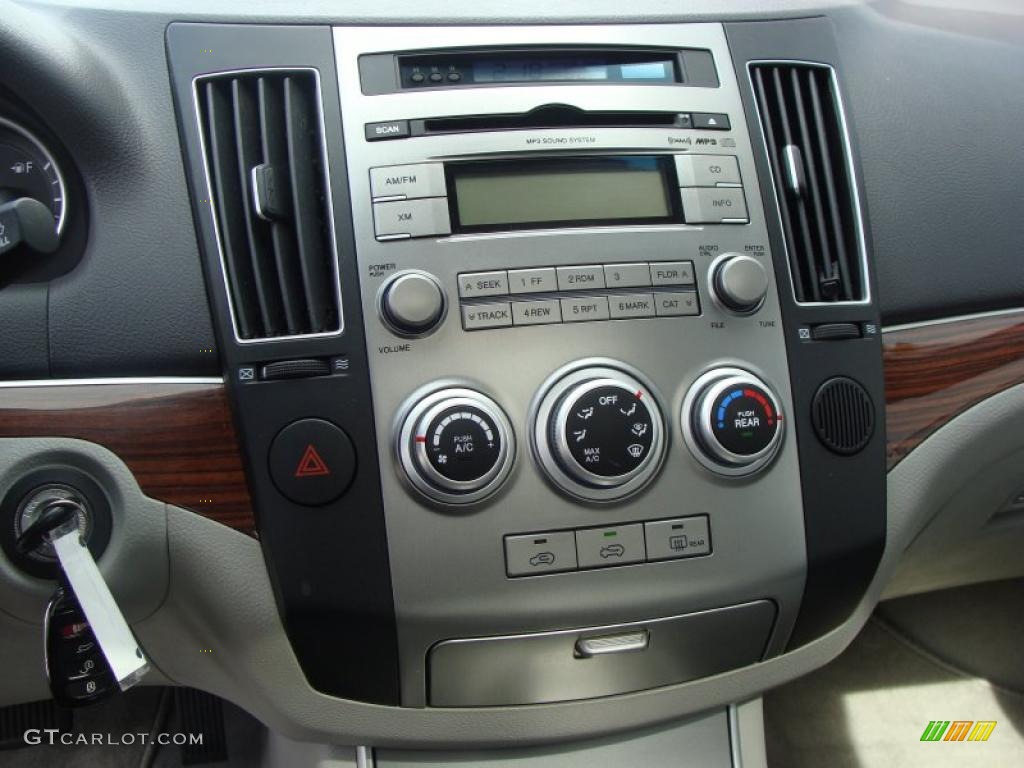 2007 Hyundai Veracruz GLS Controls Photo #48036773