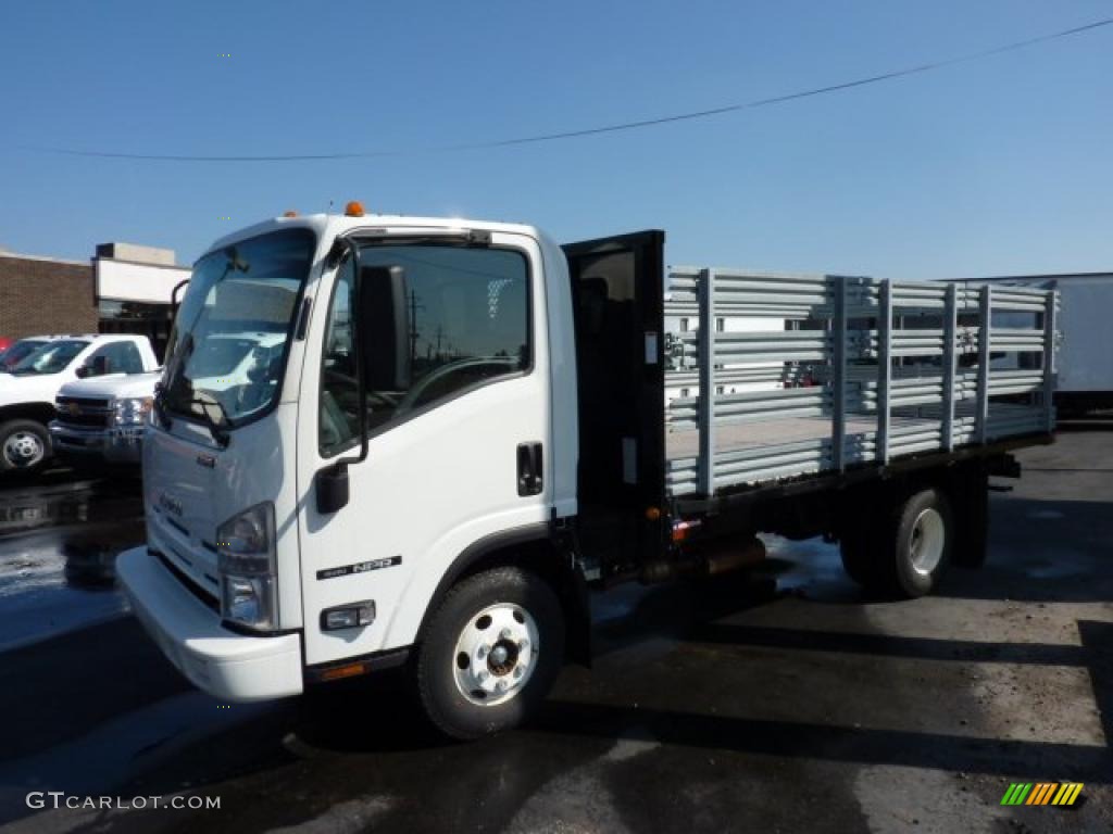 White 2009 Isuzu N Series Truck NPR Exterior Photo #48038105