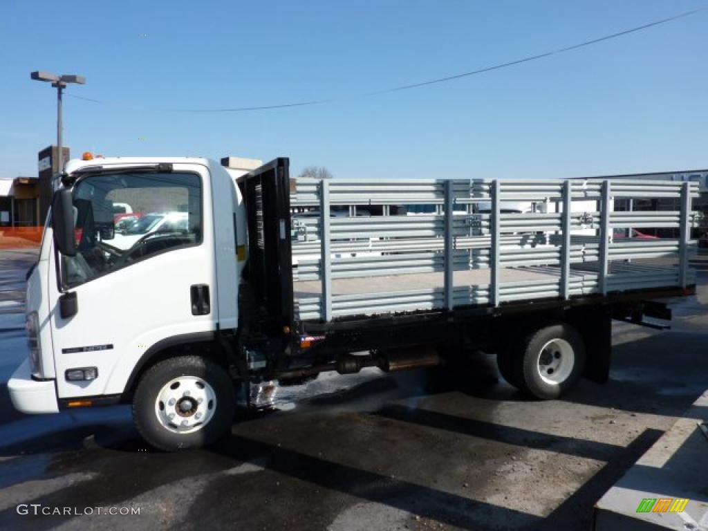 White 2009 Isuzu N Series Truck NPR Exterior Photo #48038120