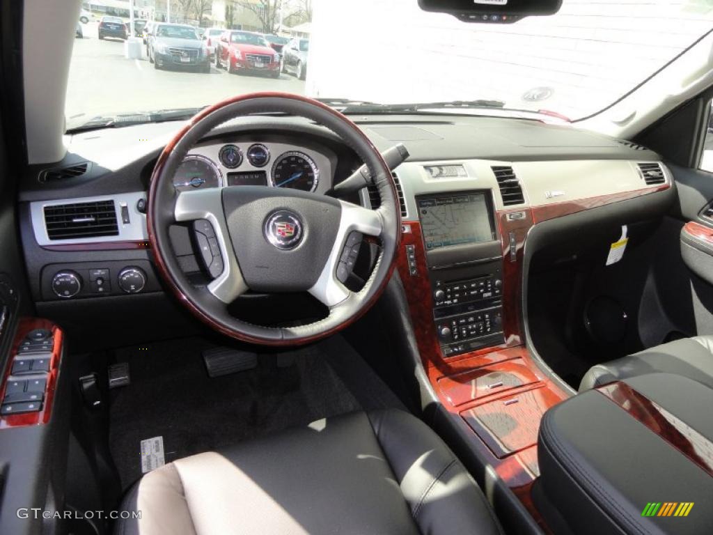 2011 Cadillac Escalade Hybrid AWD Ebony/Ebony Dashboard Photo #48042203