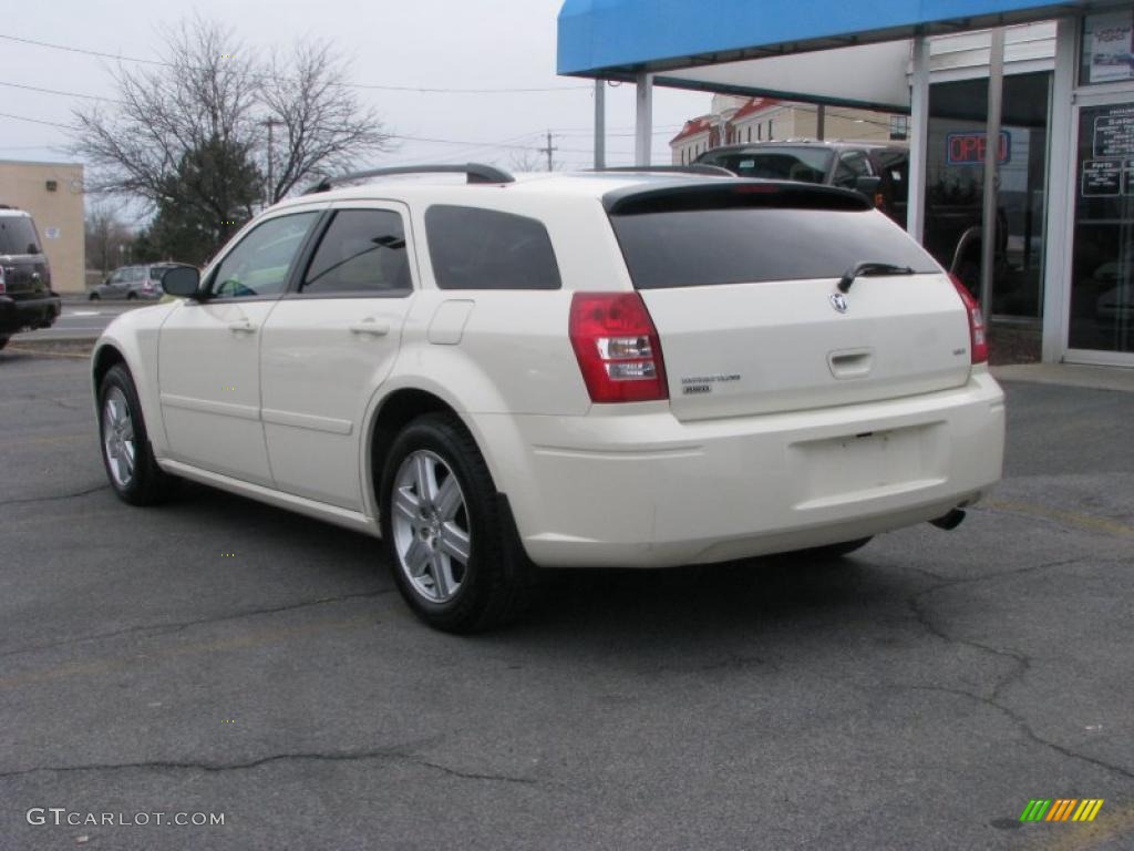 2005 Magnum SXT AWD - Cool Vanilla White / Dark Slate Gray/Medium Slate Gray photo #7