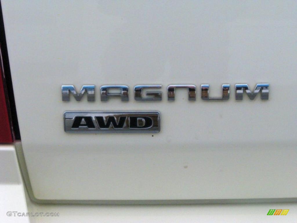 2005 Magnum SXT AWD - Cool Vanilla White / Dark Slate Gray/Medium Slate Gray photo #8