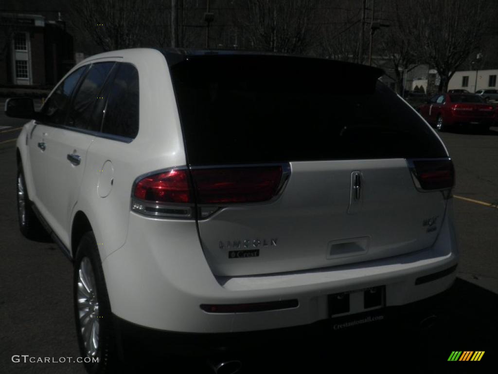 2011 MKX AWD - White Platinum Tri-Coat / Charcoal Black photo #5