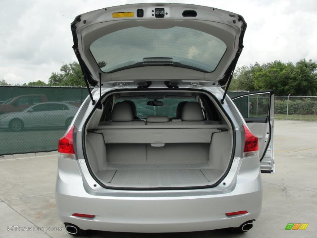 2011 Venza V6 - Classic Silver Metallic / Light Gray photo #18