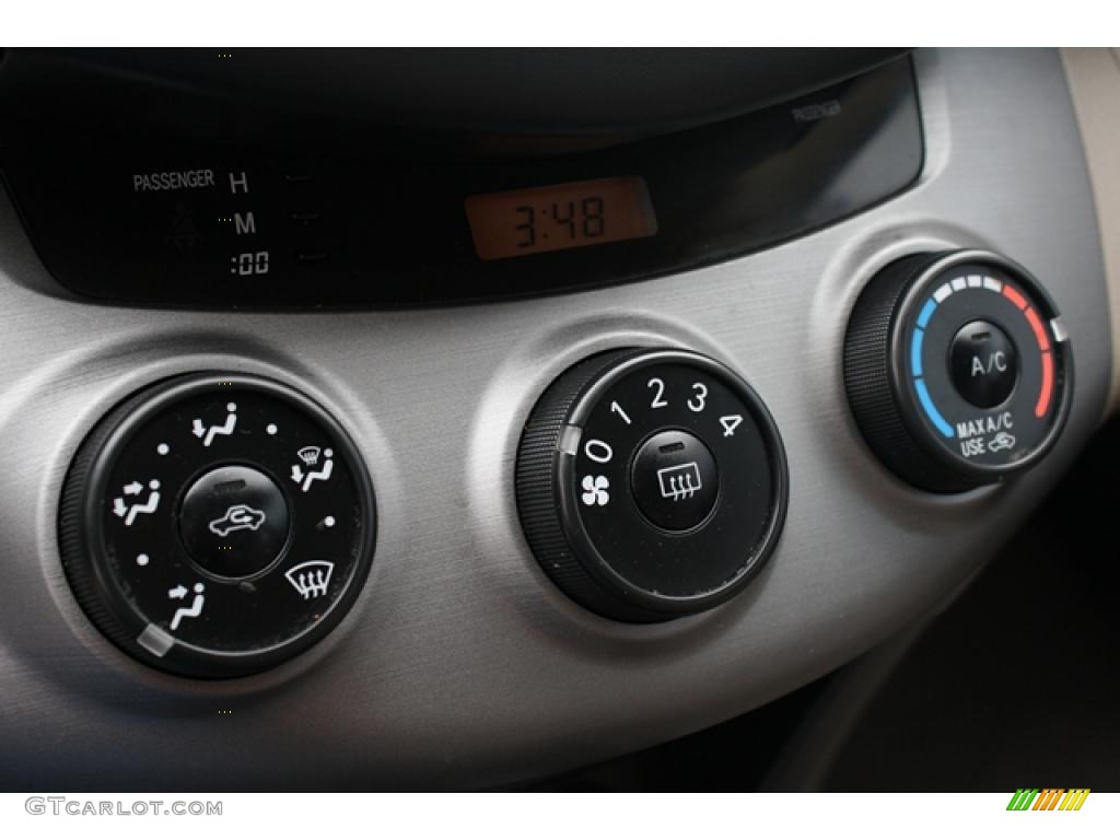 2007 Toyota RAV4 4WD Controls Photo #48048560