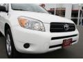 Super White - RAV4 4WD Photo No. 28