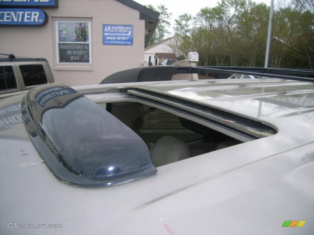 2003 Suburban 1500 Z71 4x4 - Light Pewter Metallic / Gray/Dark Charcoal photo #22