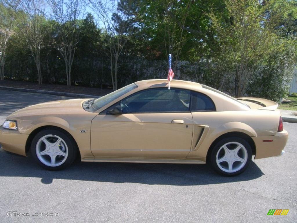 2000 Mustang GT Coupe - Sunburst Gold Metallic / Dark Charcoal photo #2