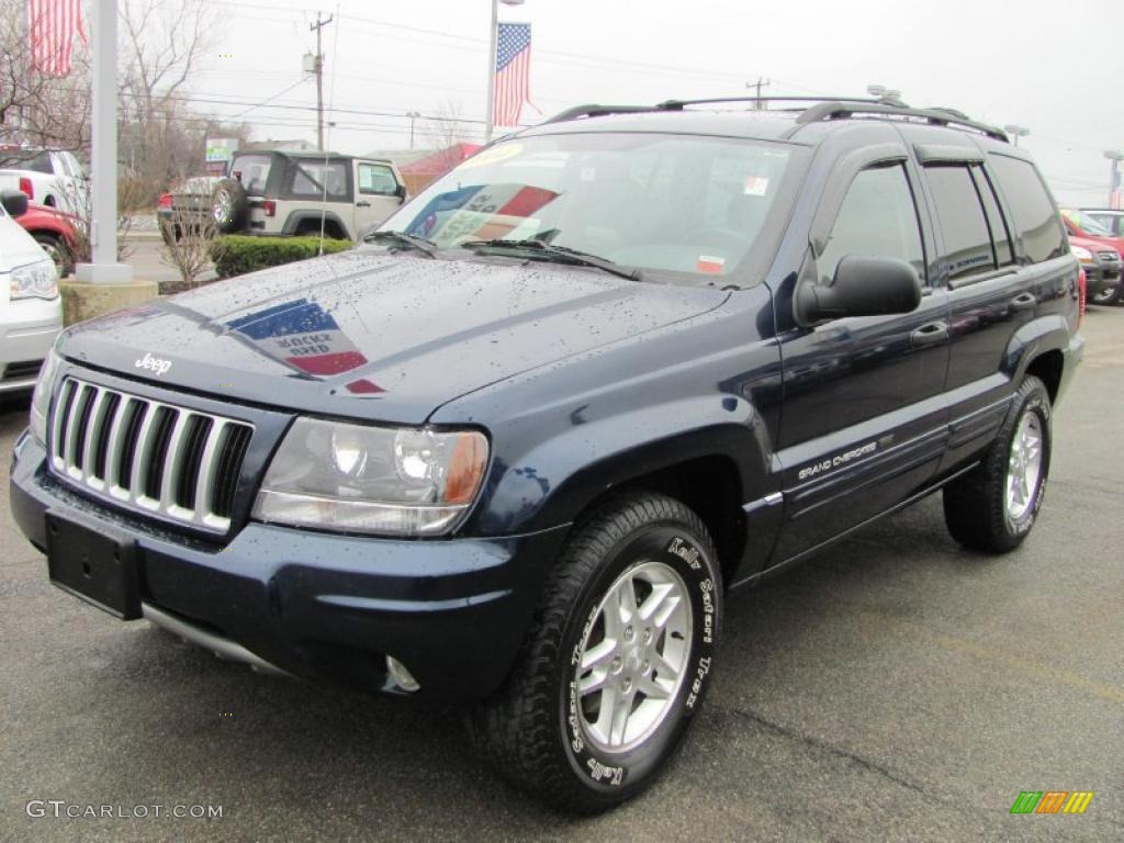 2004 Grand Cherokee Laredo 4x4 - Midnight Blue Pearl / Dark Slate Gray photo #1