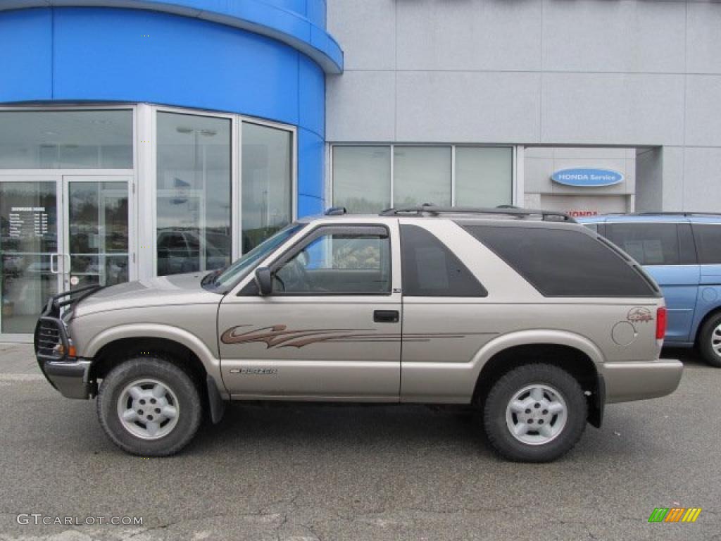 Light Pewter Metallic 2000 Chevrolet Blazer LS 4x4 Exterior Photo #48055214