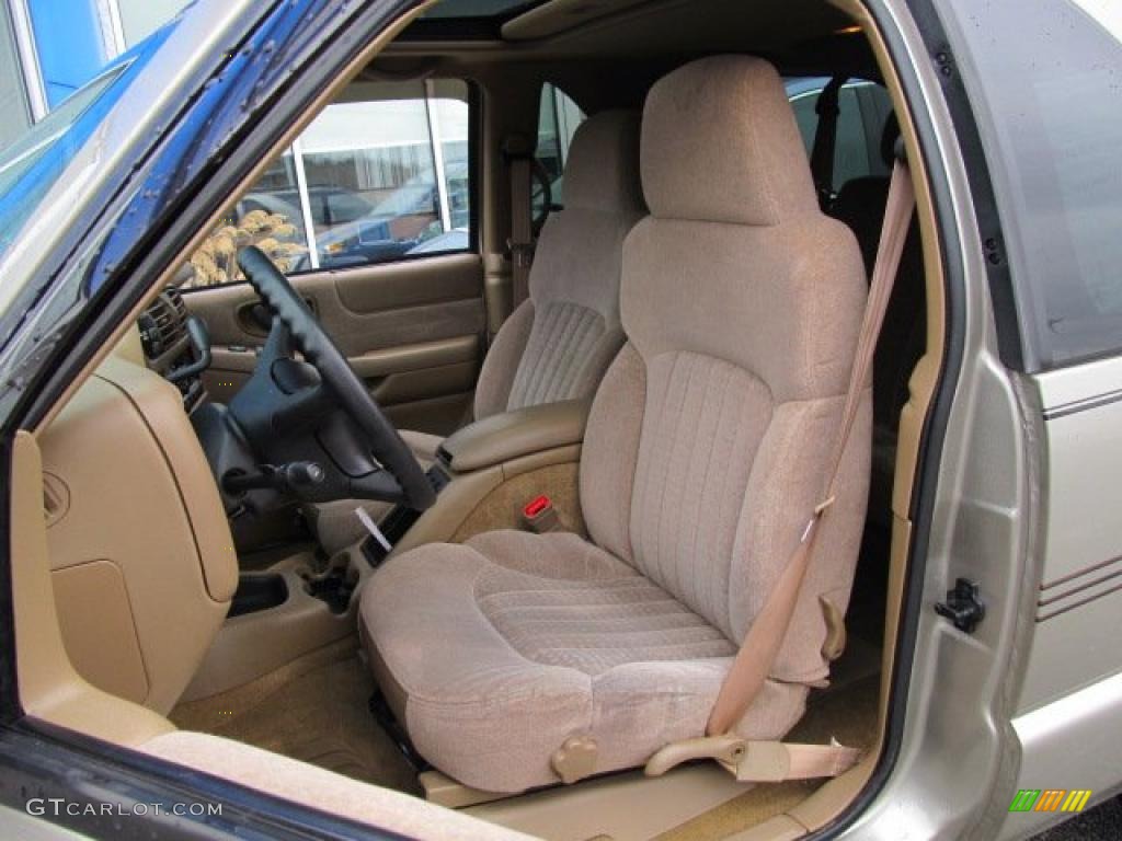 Beige Interior 2000 Chevrolet Blazer LS 4x4 Photo #48055362
