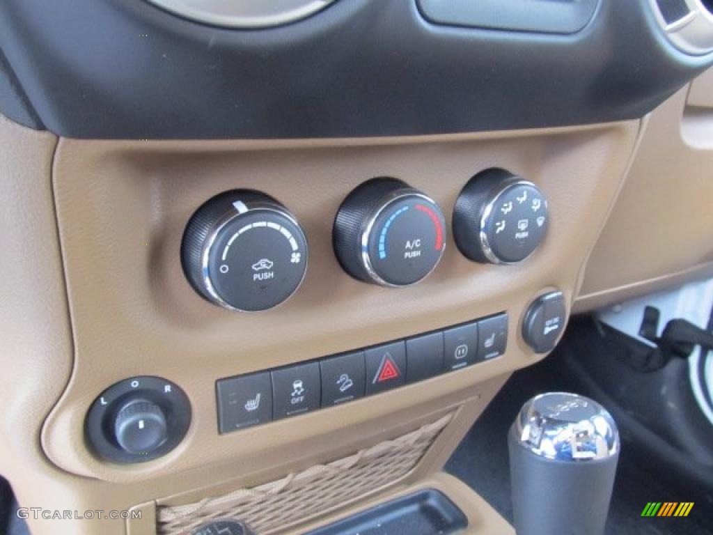 2011 Jeep Wrangler Unlimited Sahara 4x4 Controls Photo #48055646