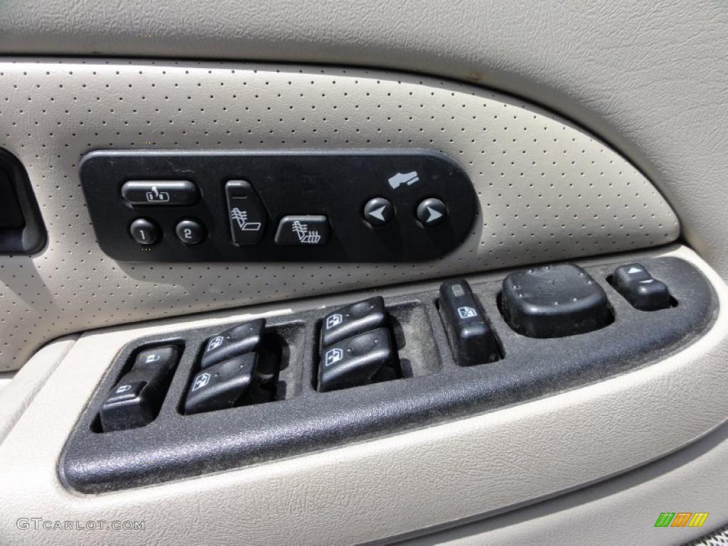 2003 Cadillac Escalade EXT AWD Controls Photo #48055754