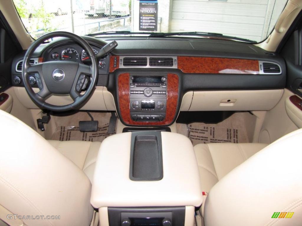 2008 Chevrolet Avalanche LTZ 4x4 Ebony/Light Cashmere Dashboard Photo #48055973